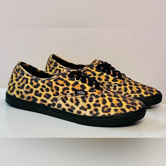 Vans Cheetah Print Women’s Size 9 - Picture 3 of 6